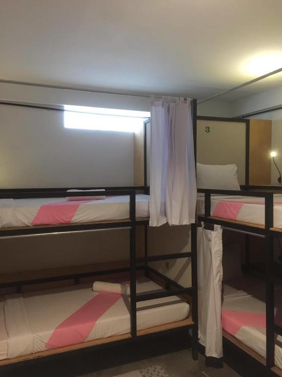 Route 66 Music Restaurant & Hostel シェムリアップ エクステリア 写真