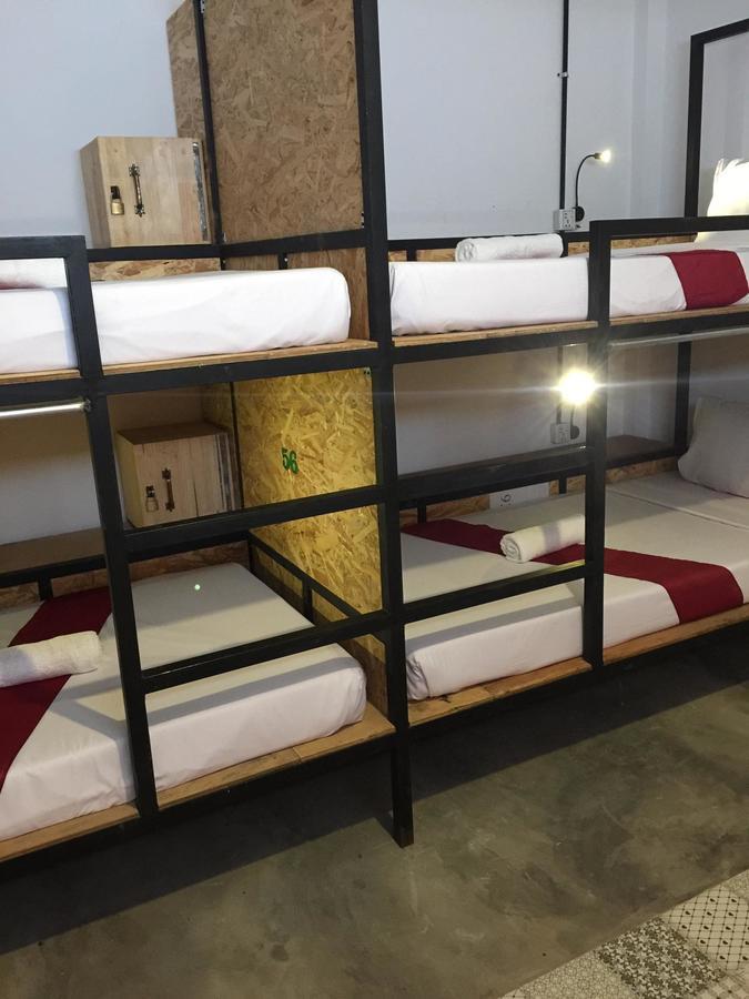 Route 66 Music Restaurant & Hostel シェムリアップ エクステリア 写真