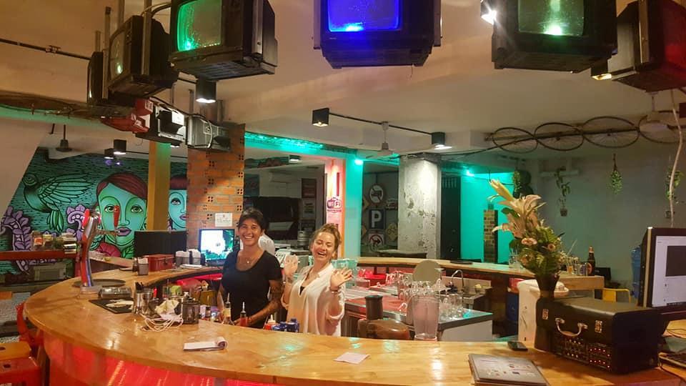 Route 66 Music Restaurant & Hostel シェムリアップ エクステリア 写真